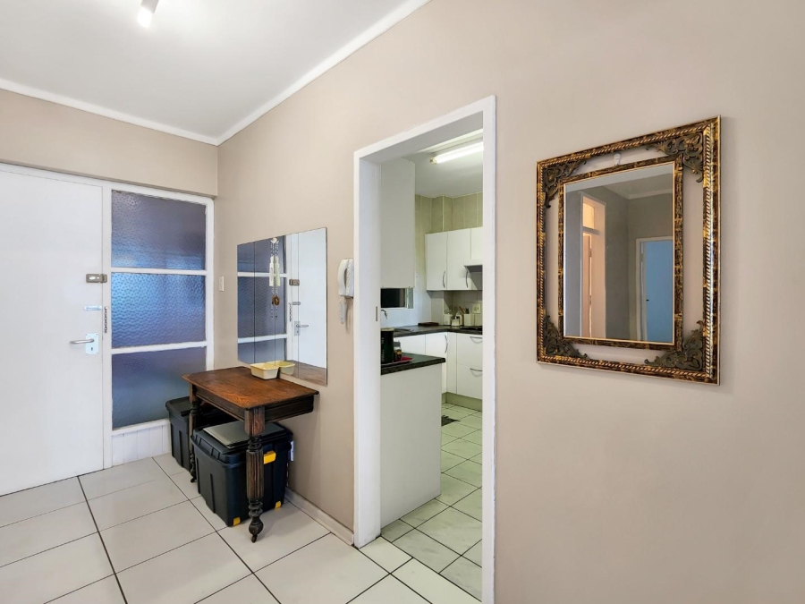 To Let 2 Bedroom Property for Rent in Sea Point Western Cape